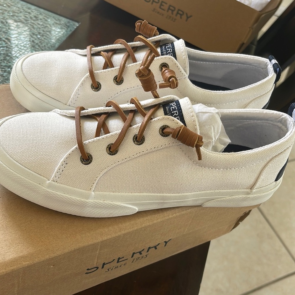 Sperry Sneakers